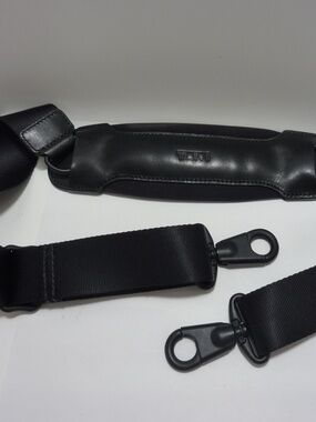 Tumi  LEATHER PADDED Replacement Shoulder Strap - Black 30-48''